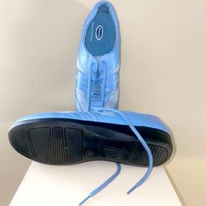 Dr.Scholl’s Laced Loafers.